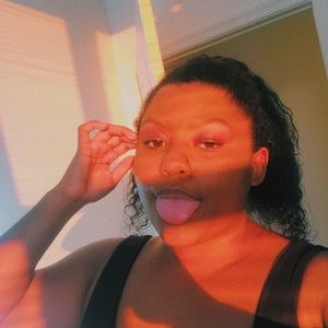 Meet your Posher, Ally